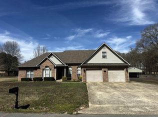 118 Oakleaf Dr, Beebe, AR 72012
