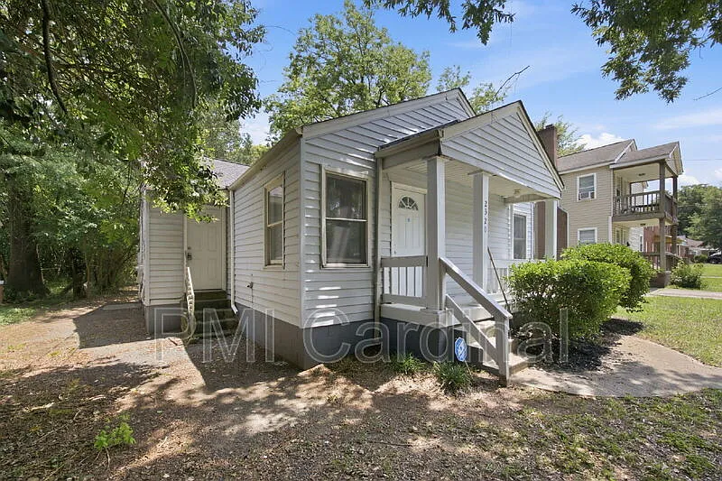 4 bed, 2.0 bath, $1,950 — Photo 3