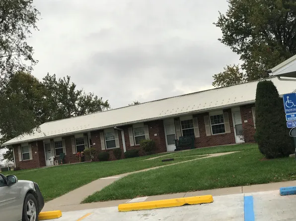 Shelbina Apartments, 605 N Center St, Shelbina, MO 63468