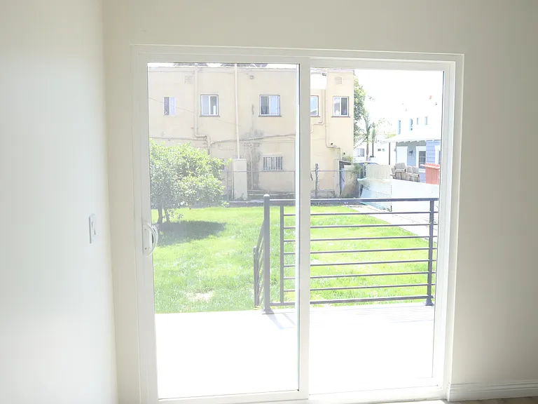 622 W 55th St — Photo 18