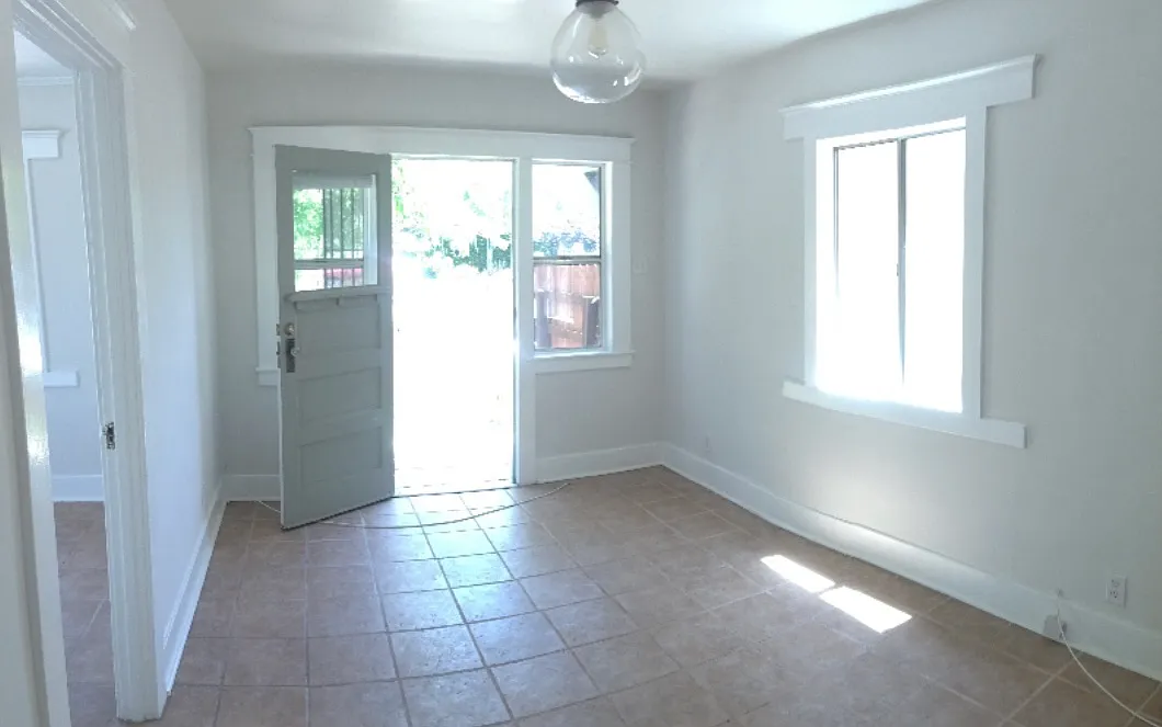 2 bed, 600 sqft, $2,877 — Photo 2