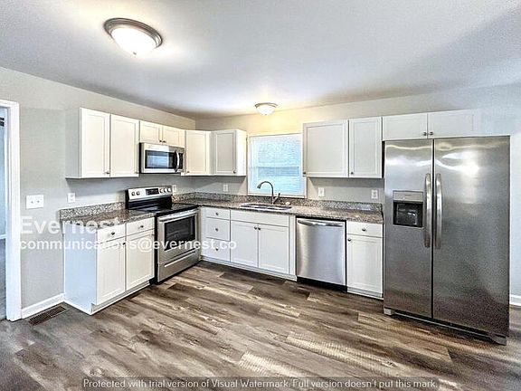 4th image of 1003 Oleander Dr