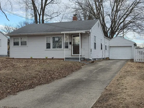 610 Cherry St, Pana, IL 62557