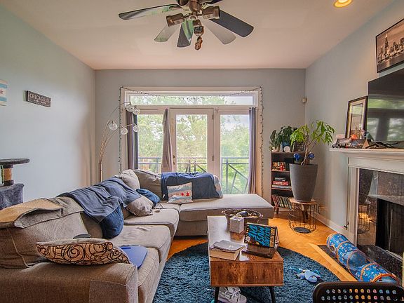 3rd image of 2210 W Huron St Unit 3W
