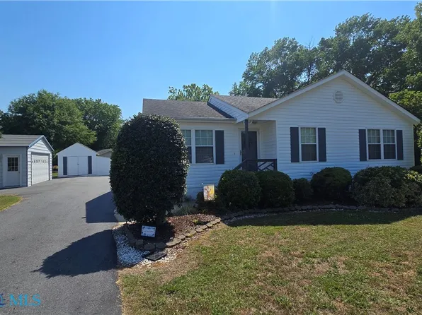 59 Double Cross Ct, Mathews, VA 23109