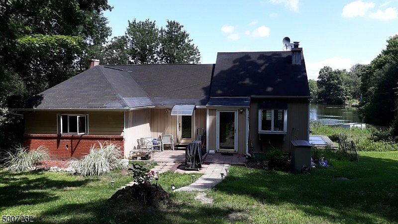 1st image of 17 Paddock Ave