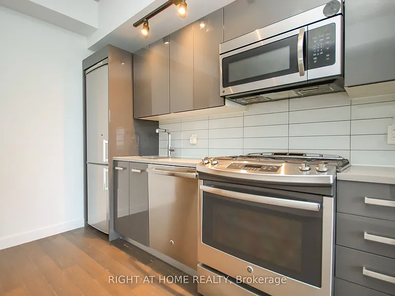 224 Lyon St N #1002 — Photo 5