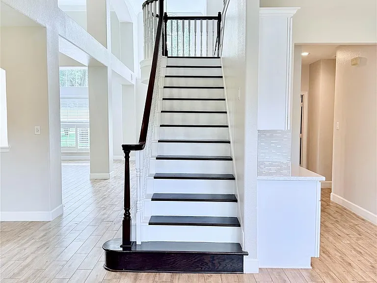5711 Silver Bay Ct — Photo 12