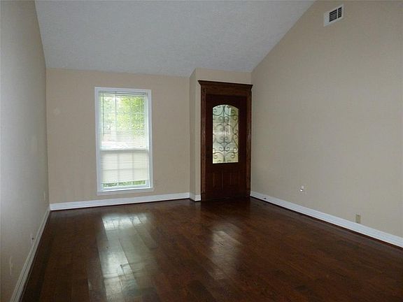 4th image of 3123 Woodmont Dr