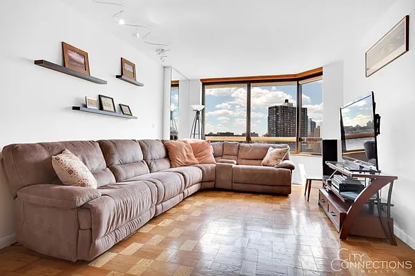 Rented by City Connections Realty | media 12