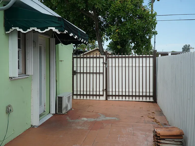 3311 SW 105th Ct — Photo 12