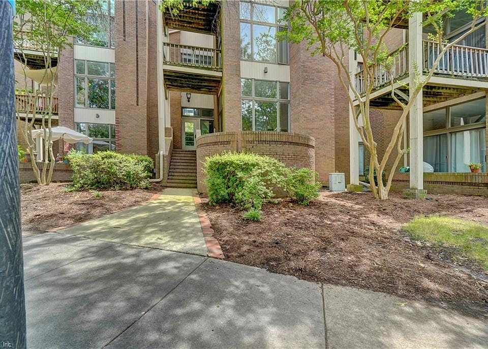1st image of 696 Mowbray Arch APT 320