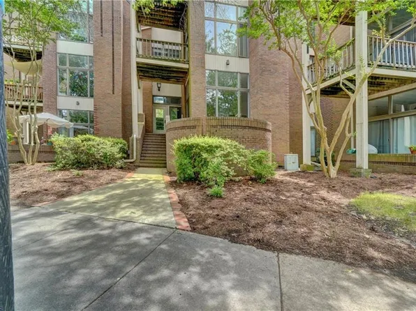 696 Mowbray Arch APT 320, Norfolk, VA 23507