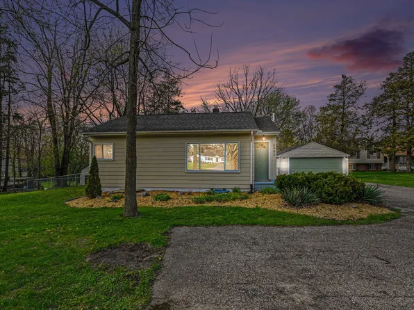 6480 Waldon Rd, Clarkston, MI 48346