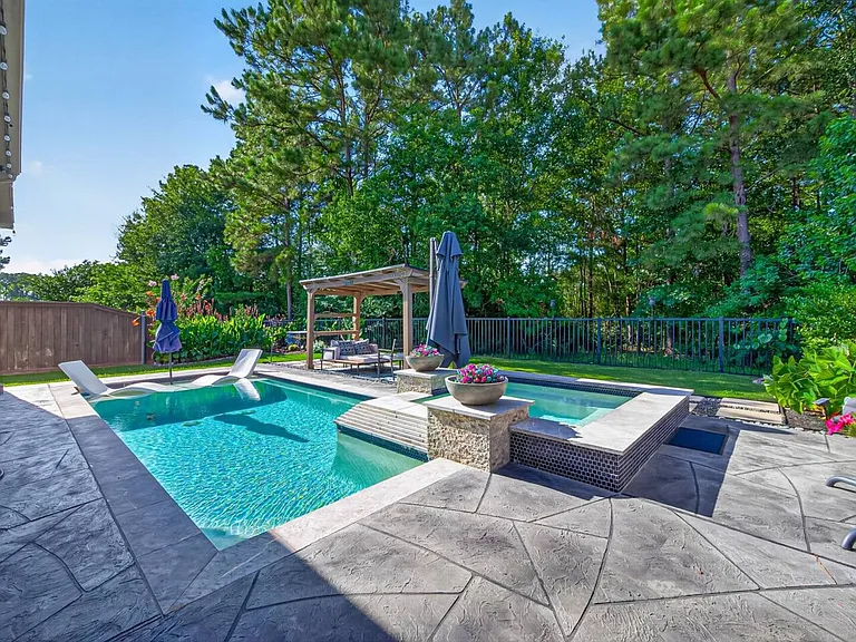 Polletts Cove Ct — Photo 40