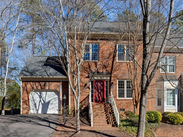 124 Rosewall Ln, Cary, NC 27511