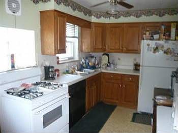 5th image of 1738 Tuxworth Ave