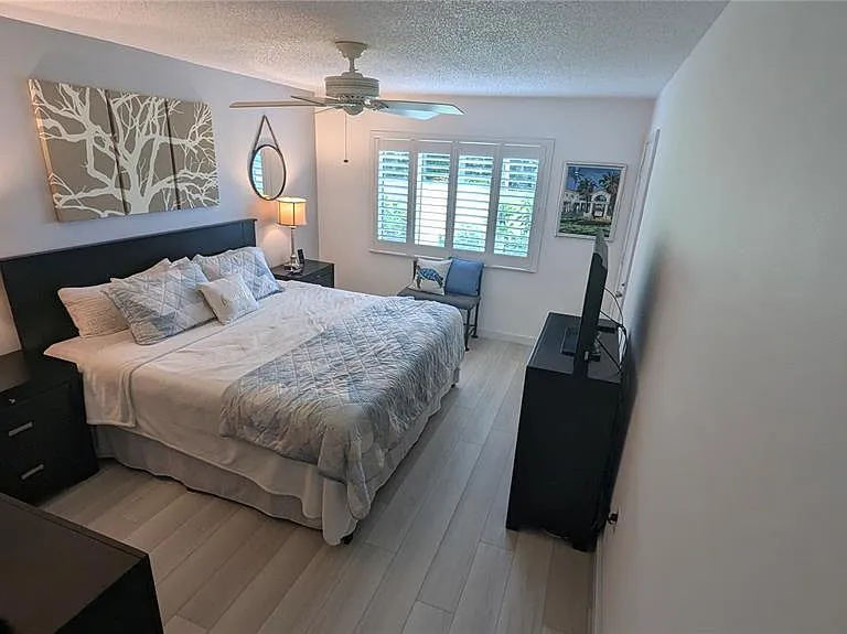1624 Stickney Point Rd #107 — Photo 6