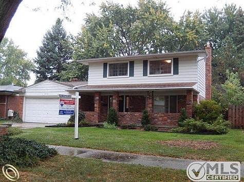 SPACIOUS & UPDATED 4 Bdrm Coloni