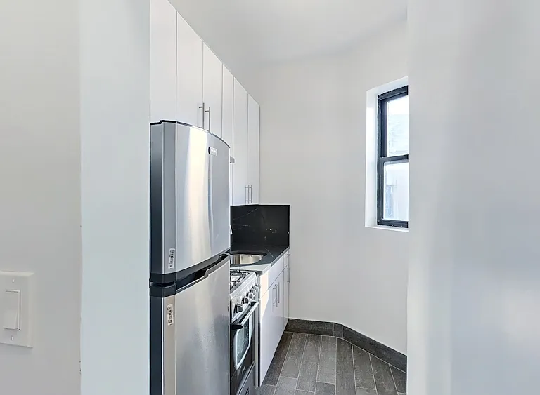 624 E 11th St #3D — Photo 4