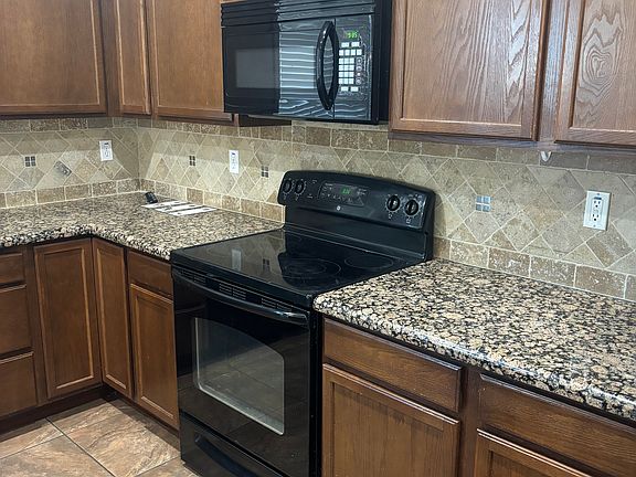 4th image of 9142 W Meadow Dr