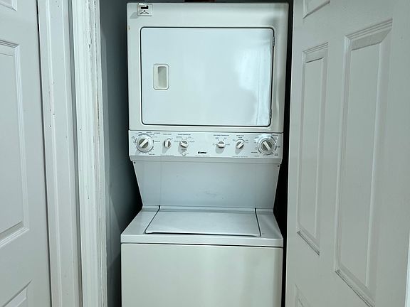 3rd image of 8115 Queens Blvd APT 3F