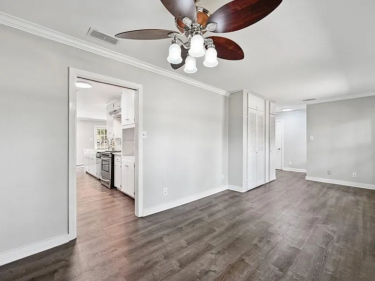 5903 Highland Hills Dr — Photo 8