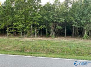 2 S Greenway Dr, Trinity, AL 35673