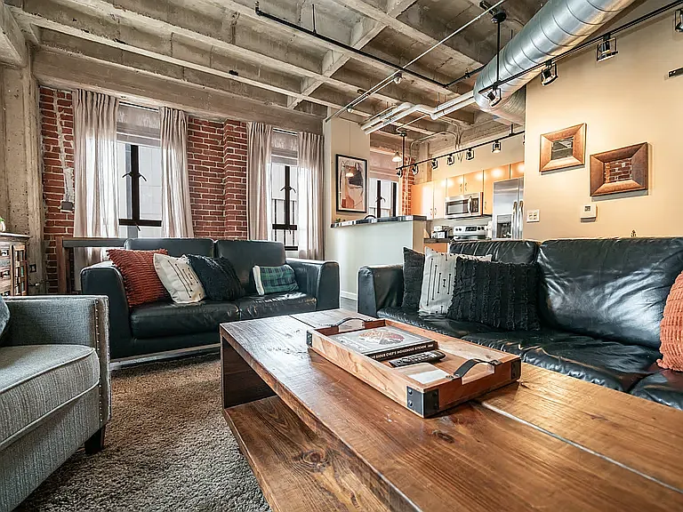 114 W Adams St #503 — Photo 12