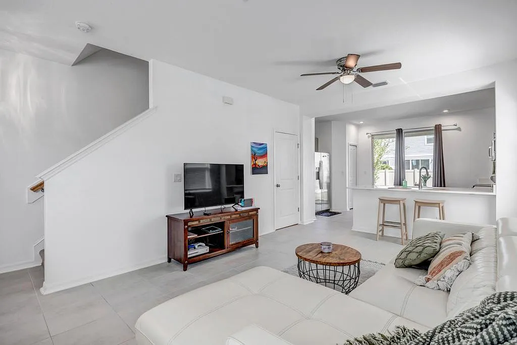 2 bed, 2.5 bath, 1140 sqft, $1,550 — Photo 4