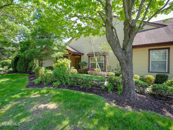 8 Spaulding Drive, Monroe, NJ 08831