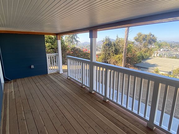3rd image of 8090 Vista Dr