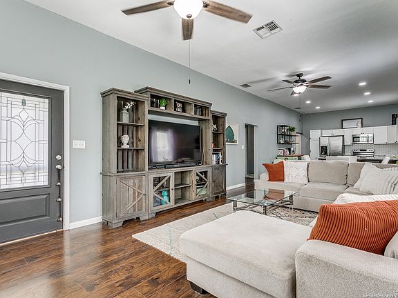 5th image of 7331 Parkett Dr.
