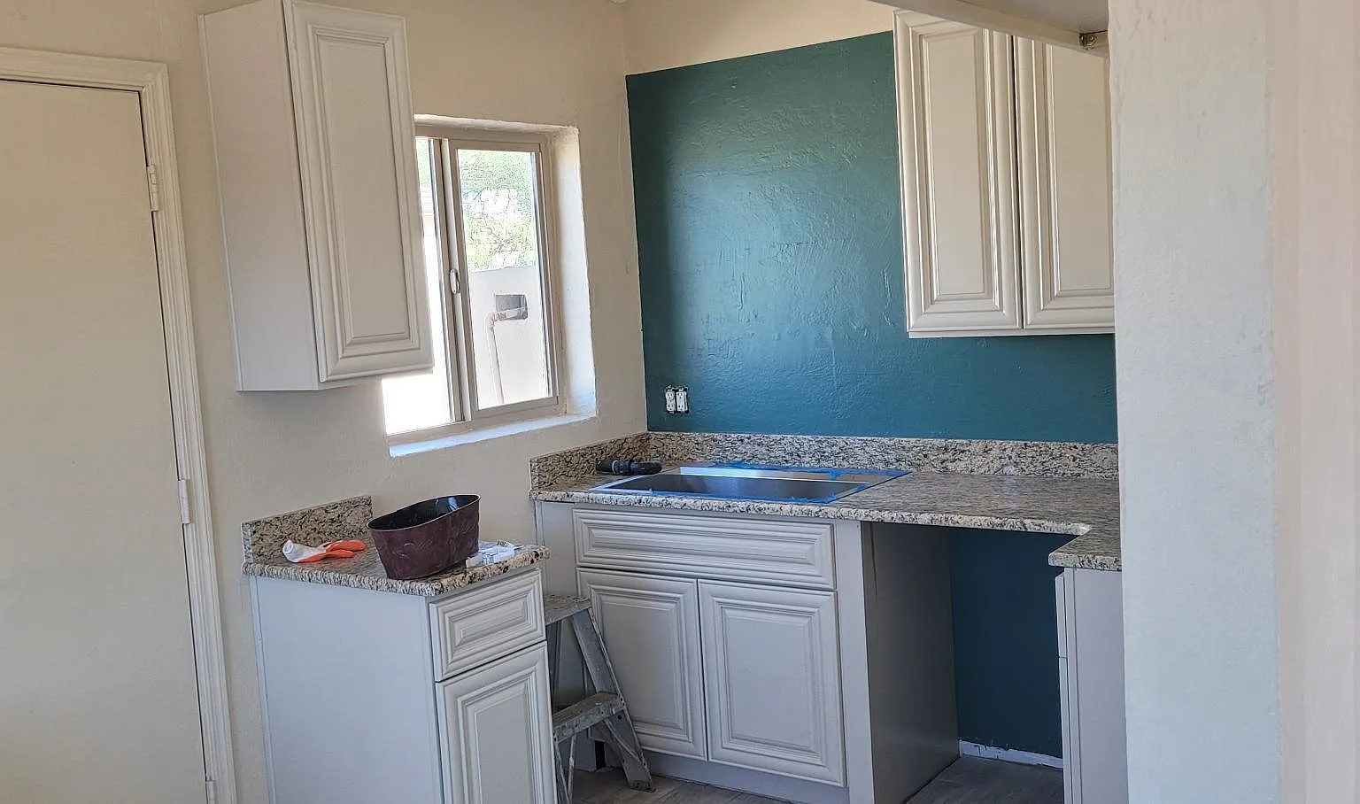 1 bed, 1.0 bath, 650 sqft, $1,295 — Photo 2