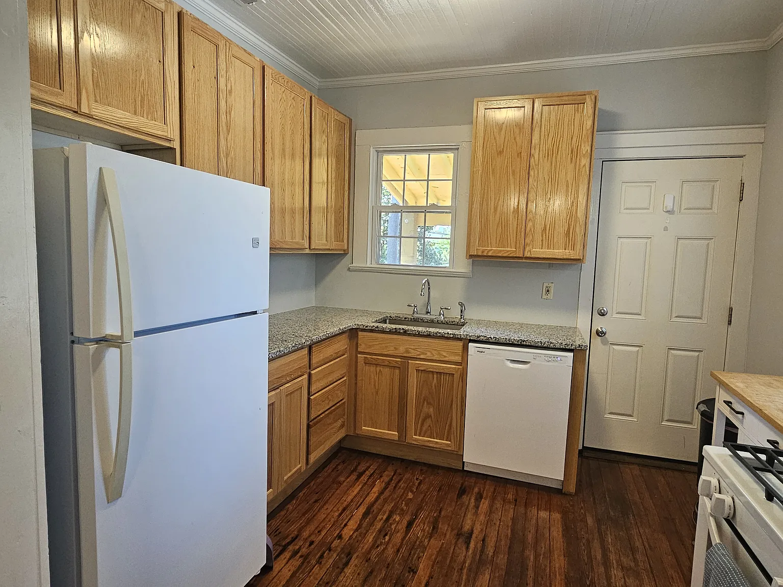 2 bed, 1000 sqft, $1,495 — Photo 3
