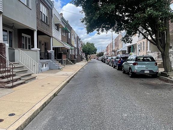 4th image of 2907 S Sydenham St