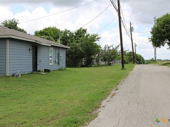 2nd image of 904 E Garfield Ave