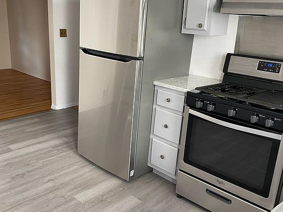 4th image of 68 Bridgetown St #2