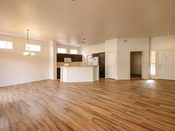 3rd image of 2229 E Sausalito Trl