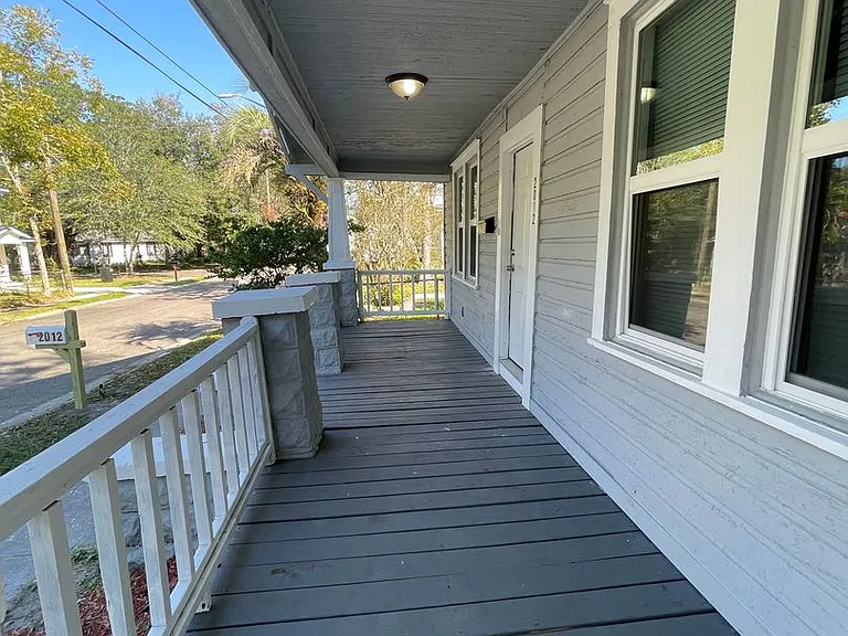 2012 Baldwin St — Photo 2
