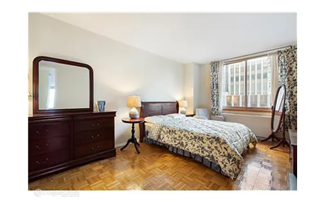 Rented by Douglas Elliman | media 32