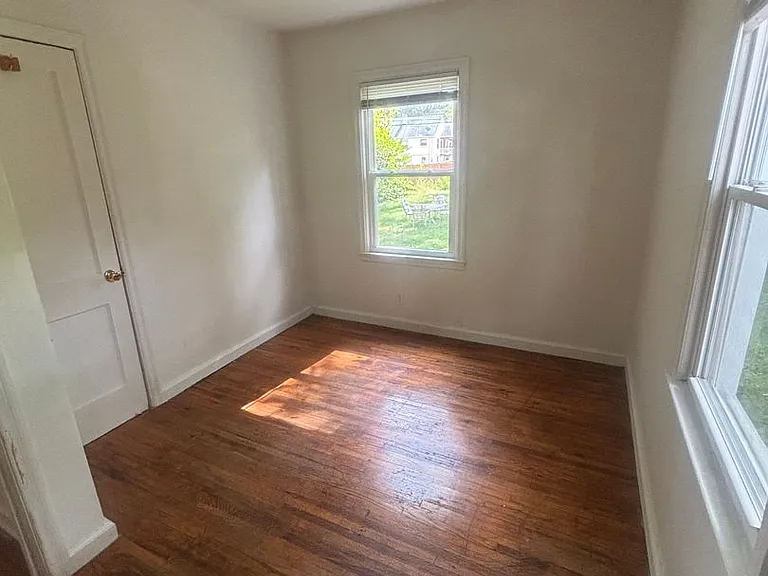 2912 Glenrose Ave NW — Photo 6