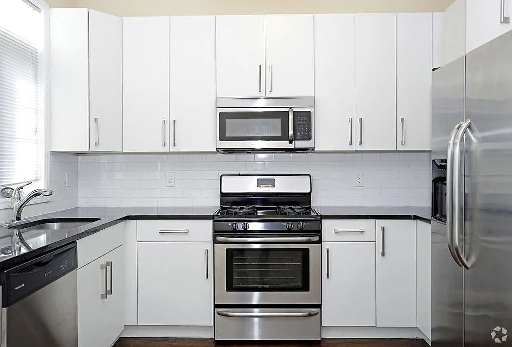 2 bed, 1344 sqft, $2,995 — Photo 3