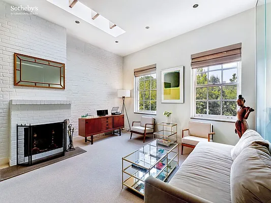 Rented by Sotheby's International Realty | media 11