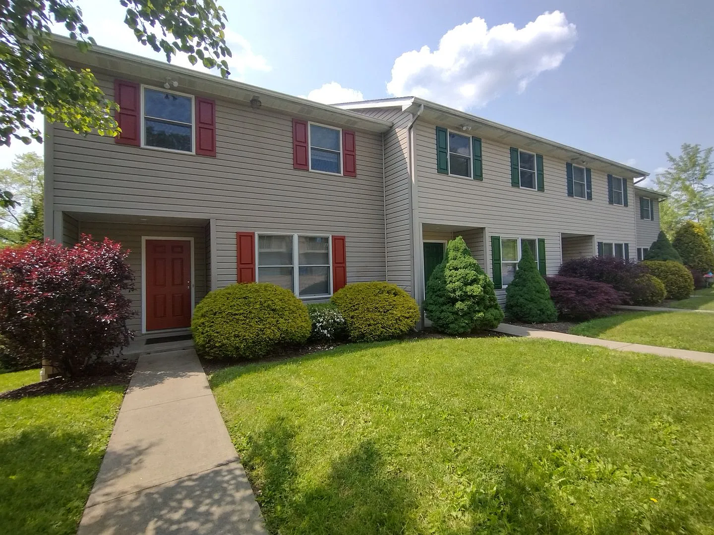 402 Harding St photo 1