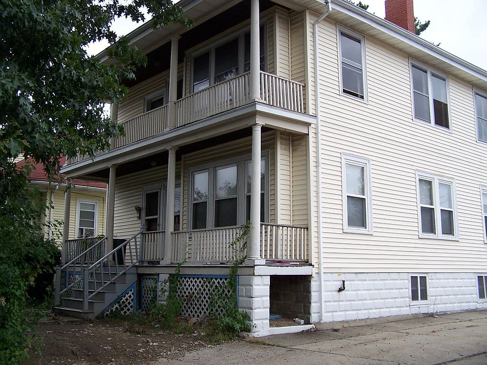 1st image of 17 Ponagansett Ave