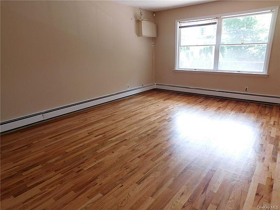 4th image of 33 Woodrow Ave