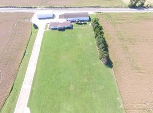 1373 E 1050th Ave, Oblong, IL 62449