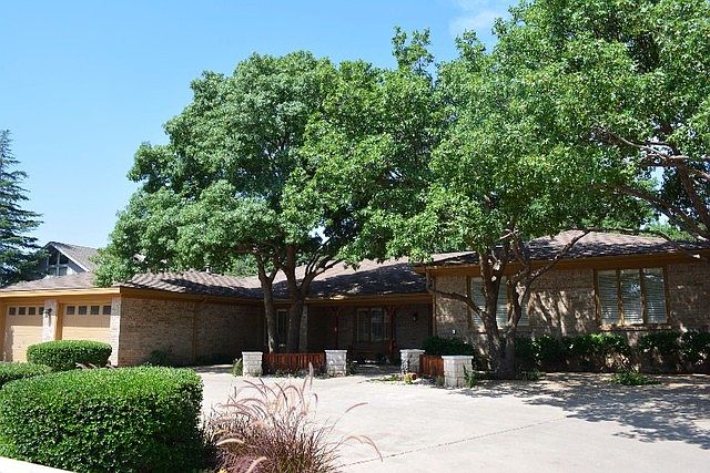 1st image of 22 Brentwood Cir