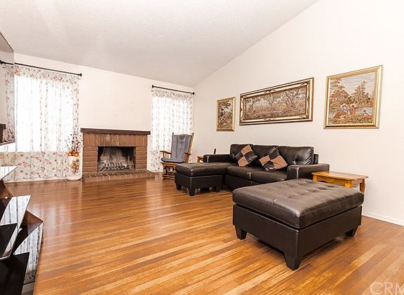 3rd image of 1733 Shirley Dr